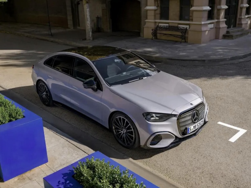 Mercedes-Benz Pure Electric C-Class Makes Global Debut; Long-Wheelbase Domestic Version to Launch This Year