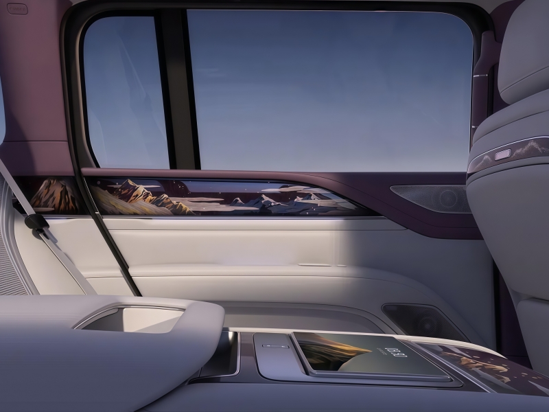 Yangwang U8L Unveils Twilight Snow Bespoke Interior Theme