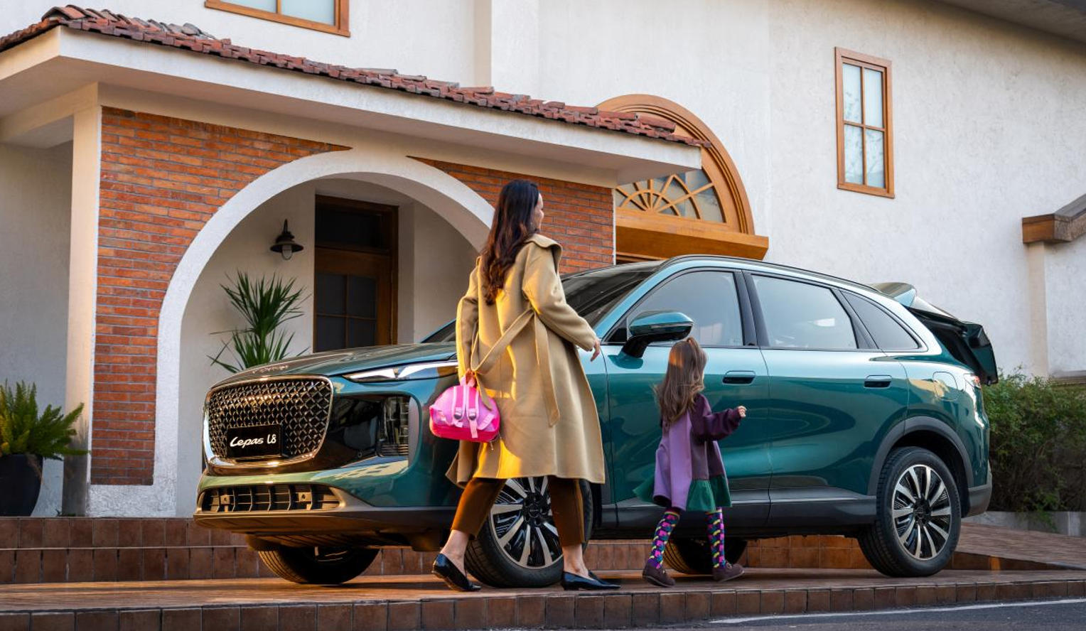 Say Goodbye to Long-Distance Travel Fatigue - LEPAS L8 PHEV Redefines the Elegant Mobility Experience