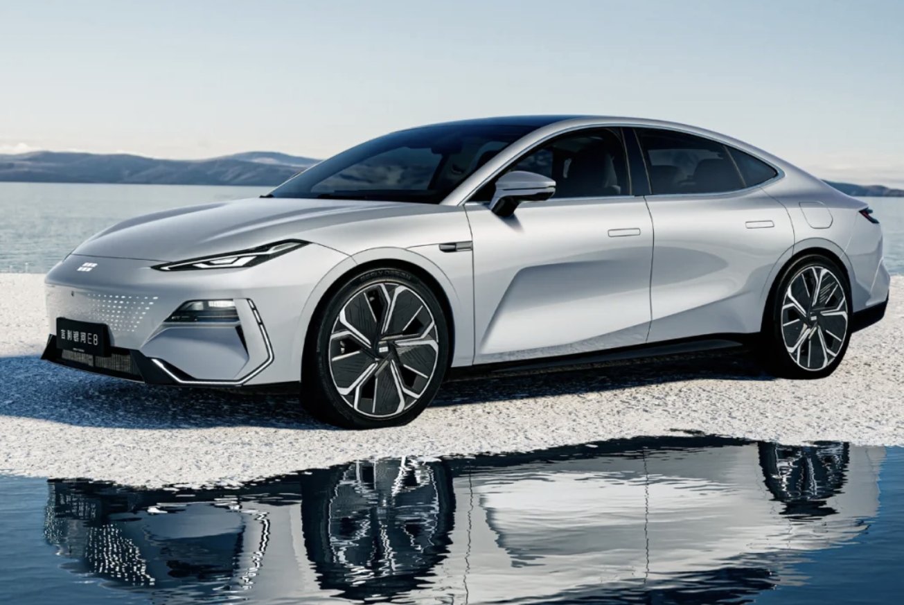 Geely Galaxy E8: предзаказ открыт по 4,1 млн руб