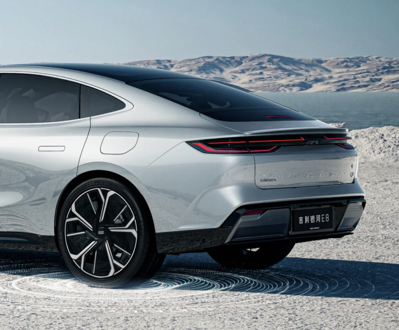 Geely Galaxy E8: предзаказ открыт по 4,1 млн руб