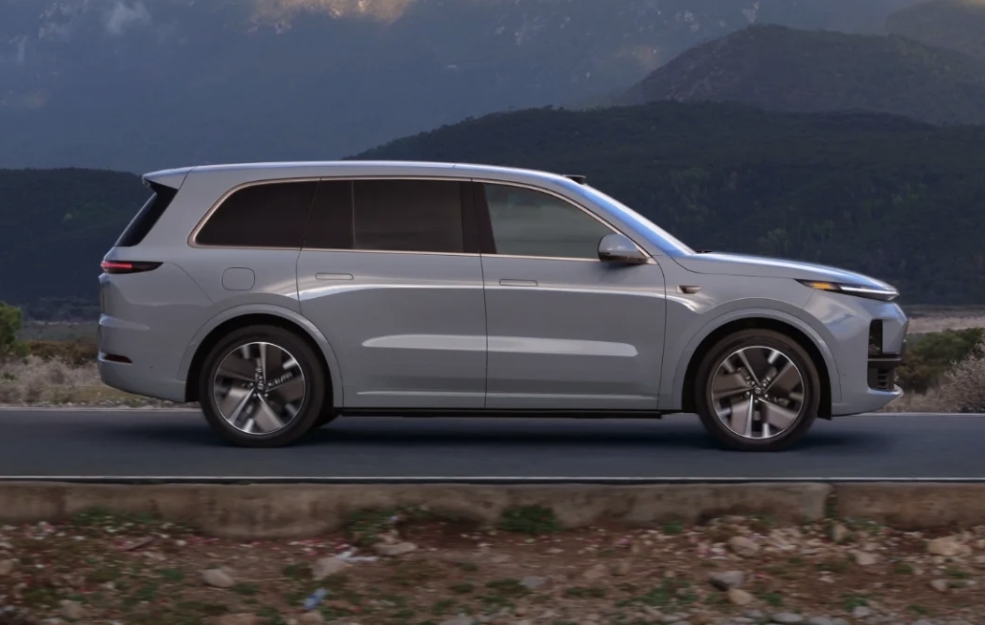 Li Auto представила майский апгрейд L7/L9: новая электроника и подвеска Sky Ride