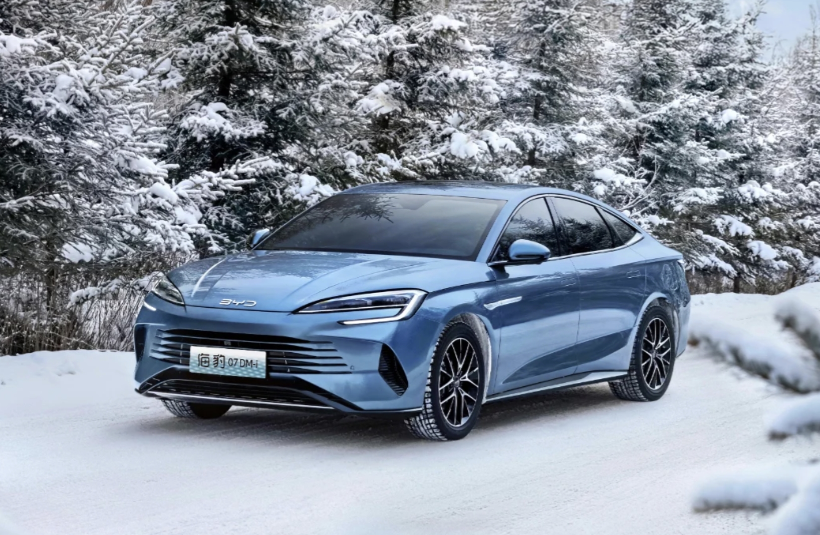 BYD Sealion 07 DM‑i: гибрид‑SUV 4,83 м дебютировал по цене от ₽1,87 млн