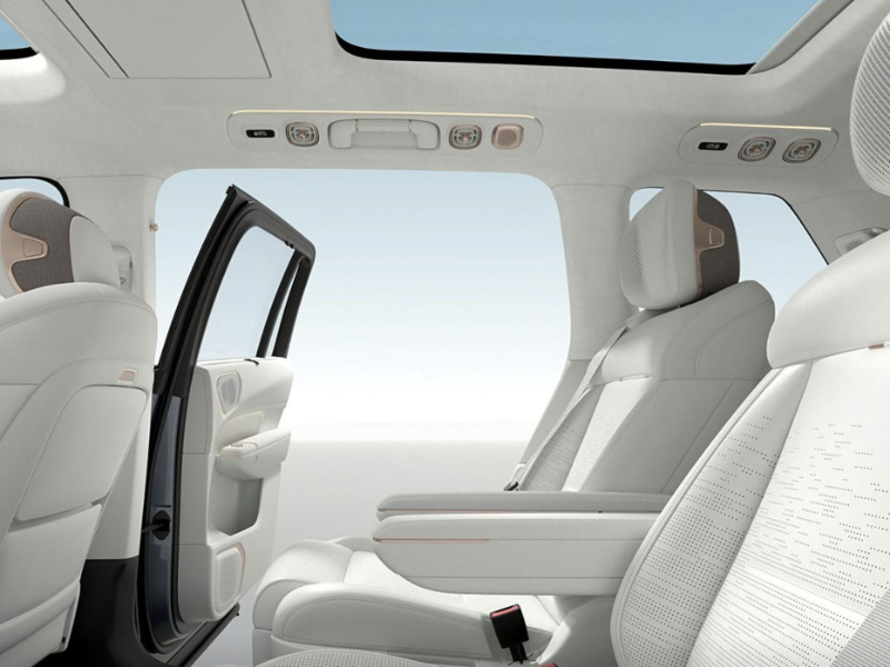 280,000 RMB Starting Price: A New Luxury Option? Lynk & Co 900 Comparative Analysis