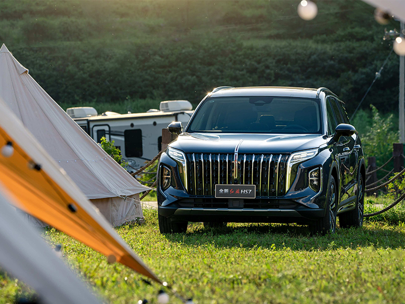 Hongqi анонсировала три новинки в России
