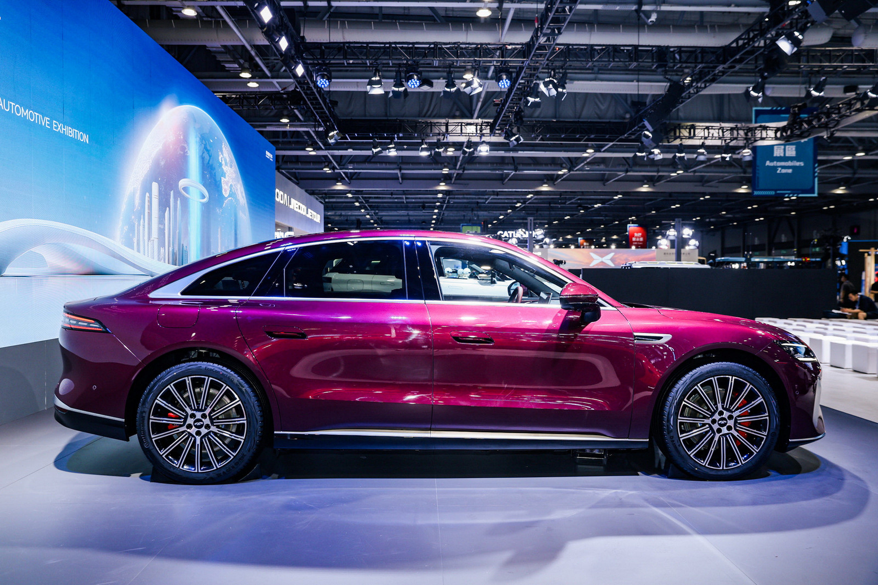 Автосалон Гонконга 2025: премьера Chery Fengyun A9L — предзаказы с июня, старт продаж в июле