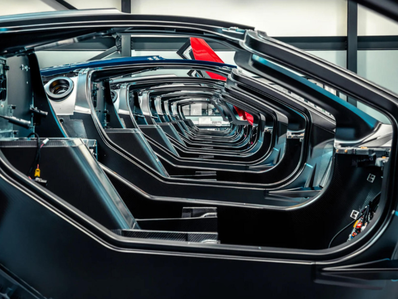 Return to Engineering Essence: Gordon Murray\'s Criticism Illuminates the Automotive Industry\'s Con