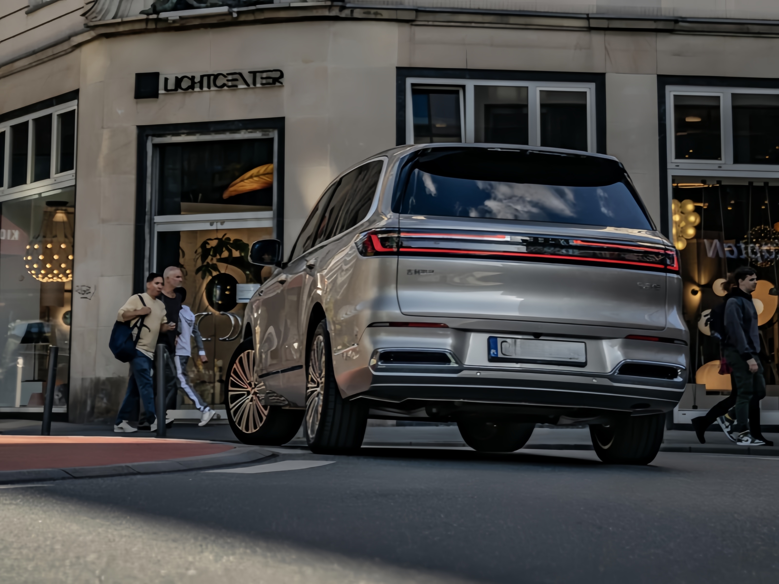 2025中国自主品牌出海实录：800万辆背后的逆袭与远征