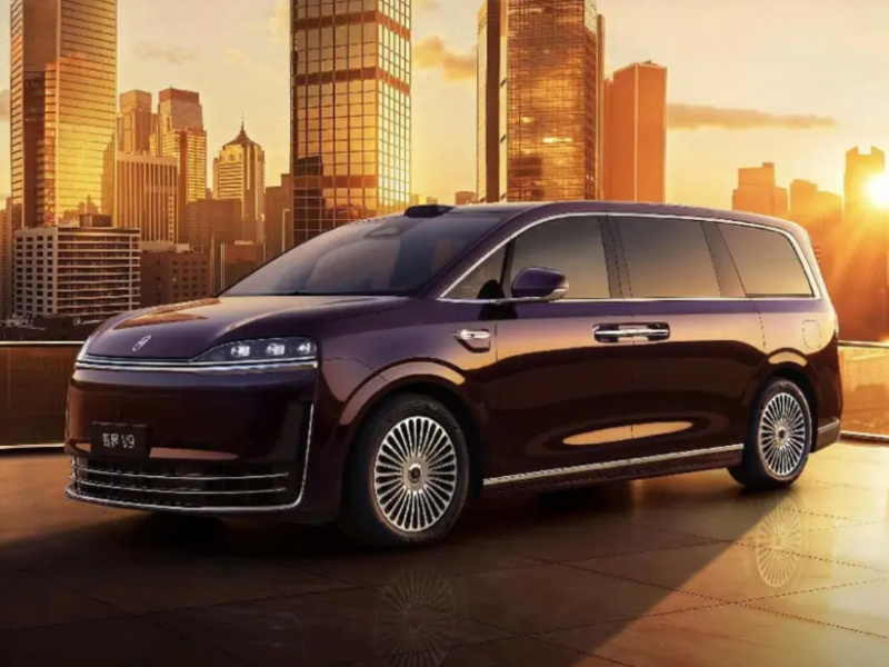 Hongmeng Zhixing\'s First MPV Zhijie V9 Official Images Released, Debuts in Spring with Black Tech