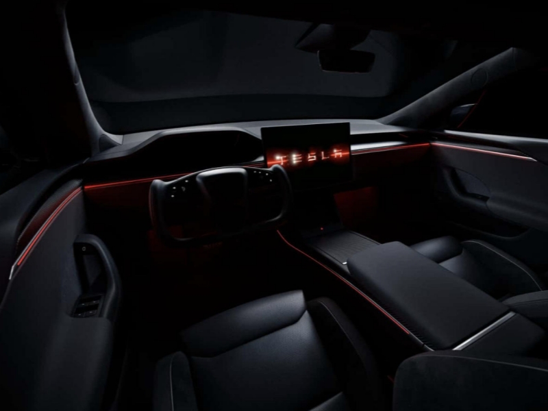 Tesla Discontinues Older Models：The Rise of Robots or a New Track for Electric Vehicles？