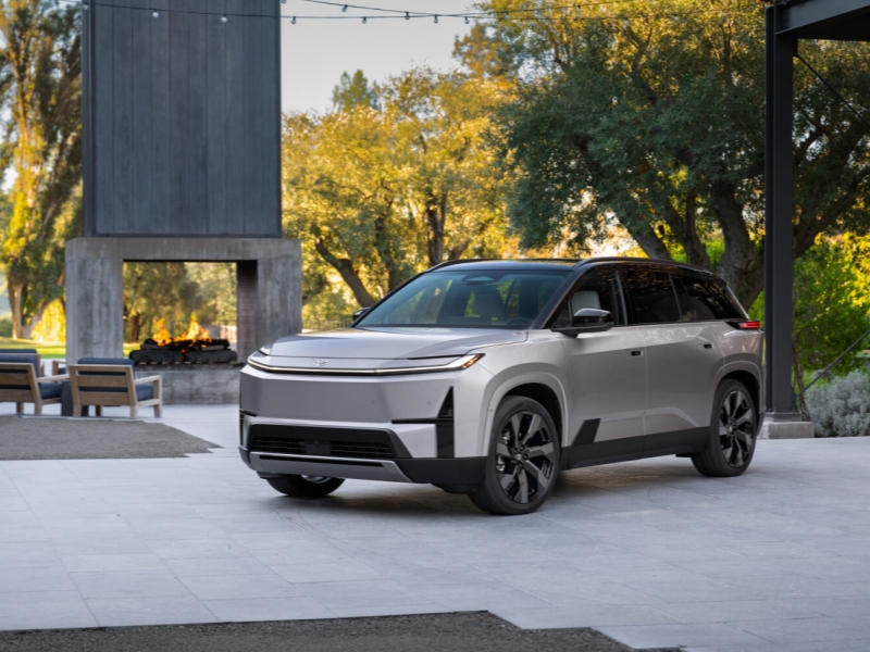 The 2027 Toyota Highlander：A 25-Year Classic Reborn，The New Answer for Family SUVs in the EV Era