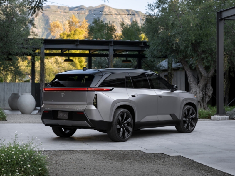 The 2027 Toyota Highlander：A 25-Year Classic Reborn，The New Answer for Family SUVs in the EV Era