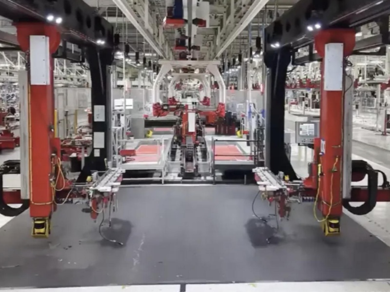 Tesla Retires Model S/X Line, Shifts to Humanoid Robot Production