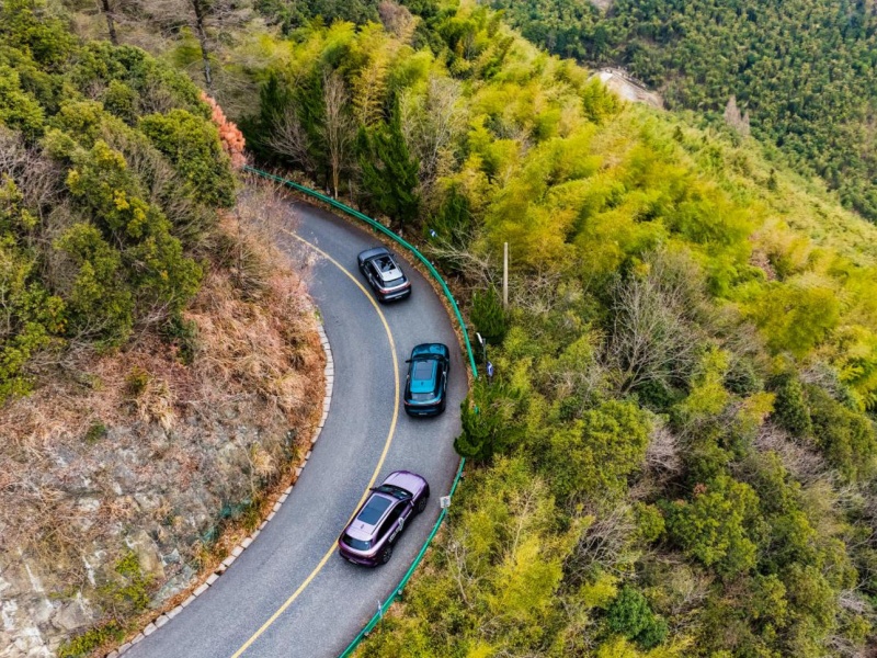 Say Goodbye to Long-Distance Travel Fatigue - LEPAS L8 PHEV Redefines the Elegant Mobility Experience
